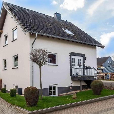 Holiday Home In The Eifel-Mosel With Garden Roes Exteriör bild