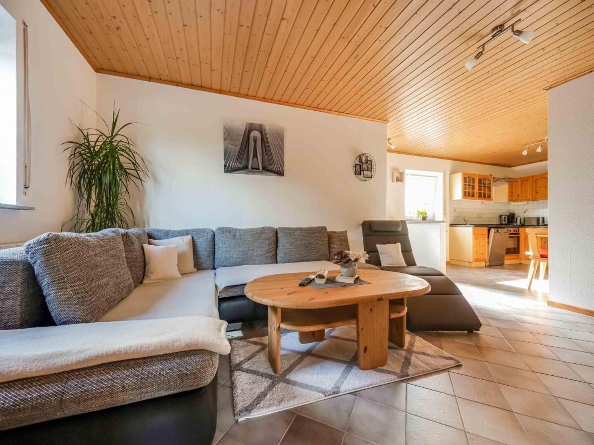 Holiday Home In The Eifel-Mosel With Garden Roes Exteriör bild