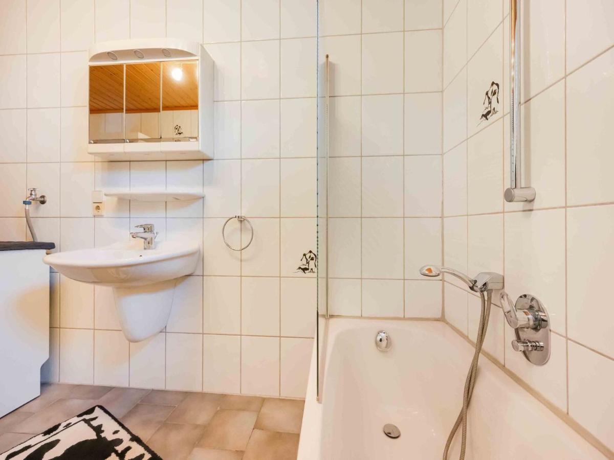 Holiday Home In The Eifel-Mosel With Garden Roes Exteriör bild