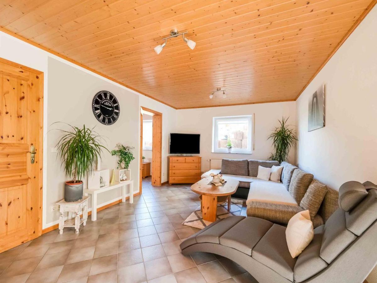 Holiday Home In The Eifel-Mosel With Garden Roes Exteriör bild