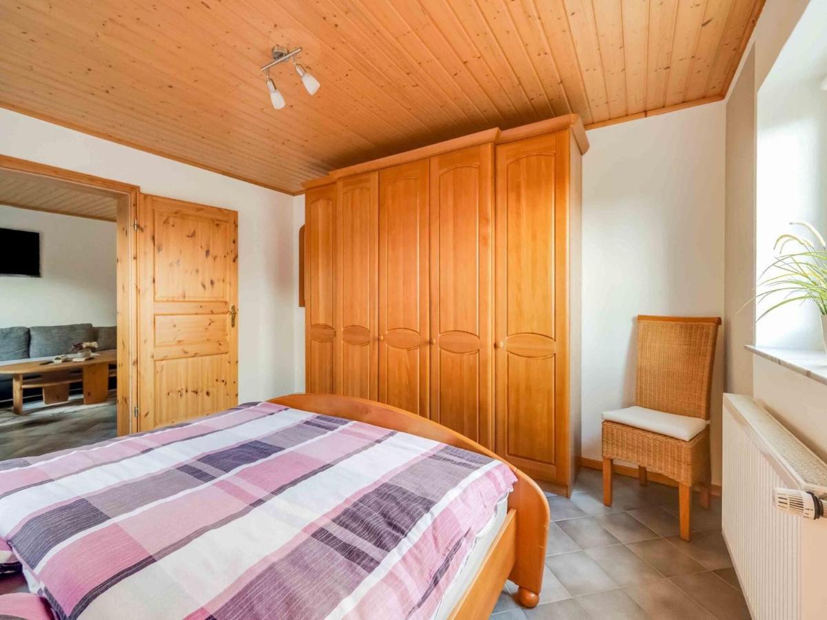 Holiday Home In The Eifel-Mosel With Garden Roes Exteriör bild