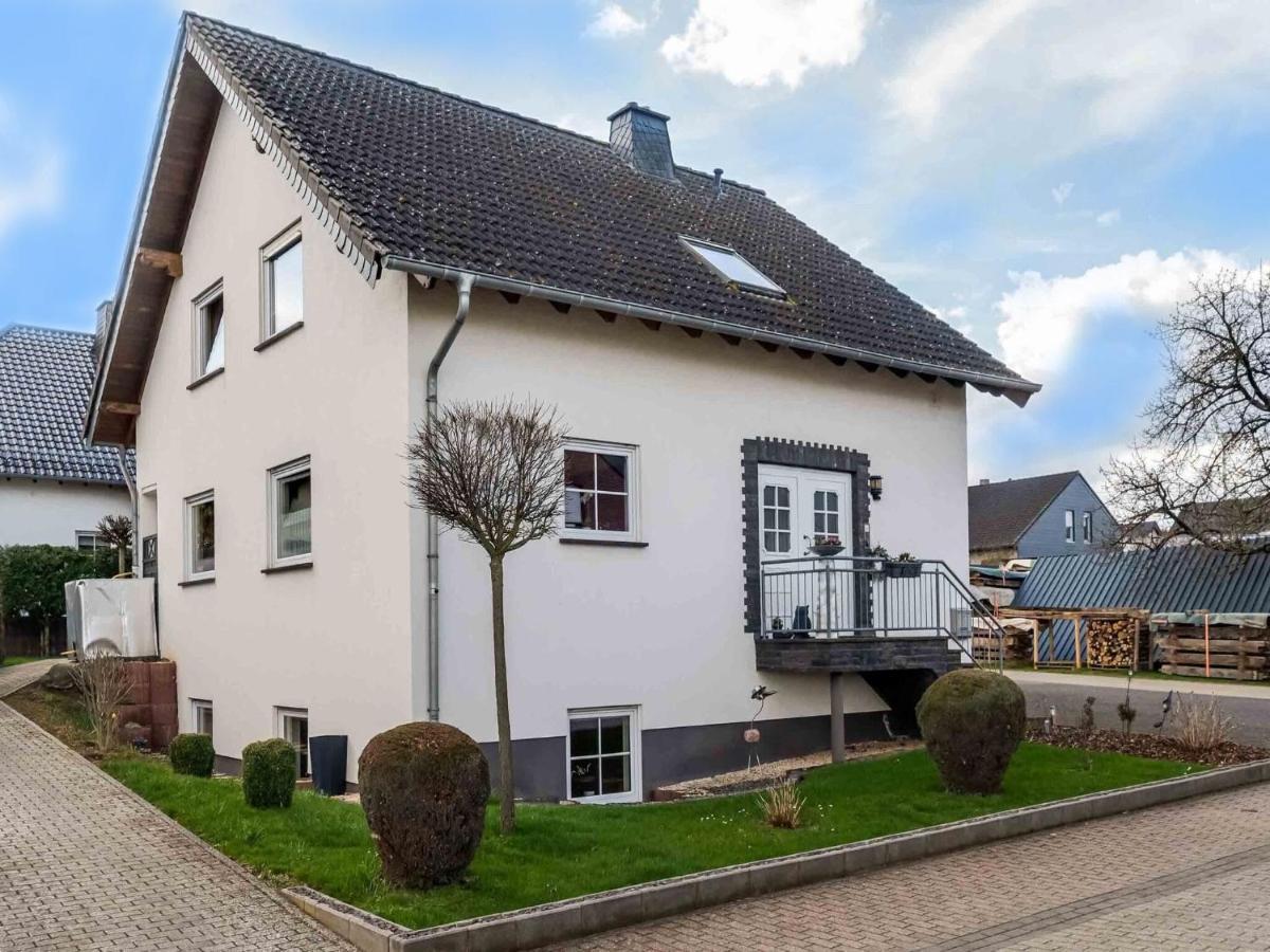 Holiday Home In The Eifel-Mosel With Garden Roes Exteriör bild